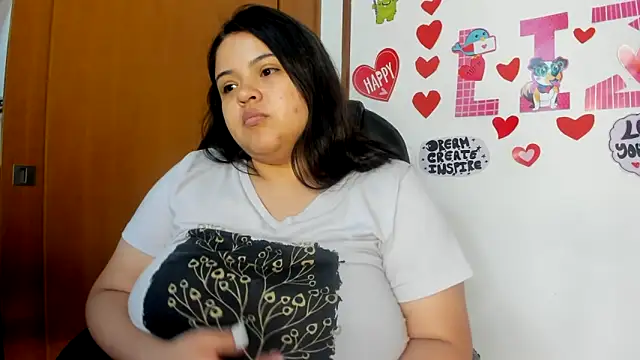 Snapshot of lizzie_c chatting on March 14, 2025, 9:24 am lizzie c online show from March 14, 2025, 9:24 am