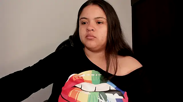 Snapshot of lizzie_c chatting on October 8, 2025, 7:55 pm lizzie c online show from October 8, 2025, 7:55 pm