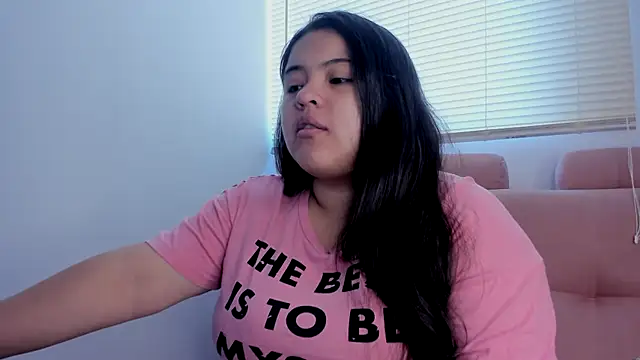 Snapshot of lizzie_c chatting on October 23, 2025, 1:43 pm lizzie c online show from October 23, 2025, 1:43 pm