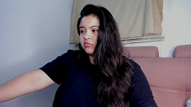 Snapshot of lizzie_c chatting on October 27, 2025, 8:18 am lizzie c online show from October 27, 2025, 8:18 am