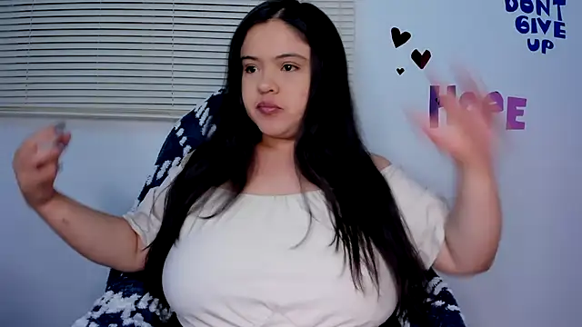 Snapshot of lizzie_c chatting on November 10, 2025, 11:15 pm lizzie c online show from November 10, 2025, 11:15 pm