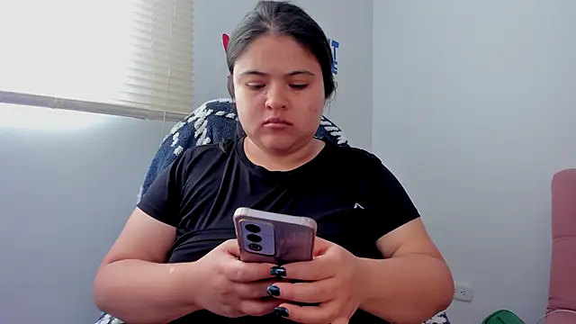 Snapshot of lizzie_c chatting on November 12, 2025, 7:46 pm lizzie c online show from November 12, 2025, 7:46 pm