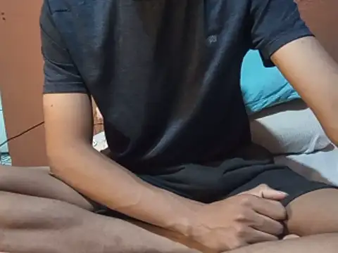 matheusroger online show from May 17, 2026, 1:58 am