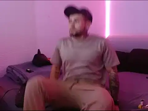 miia-liiam online show from January 8, 2025, 5:05 am