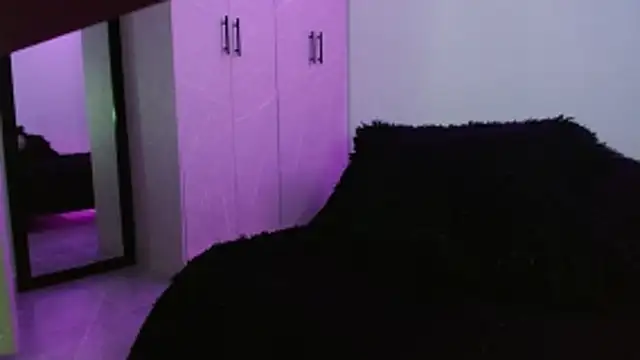 miia-liiam online show from February 21, 2026, 7:04 pm