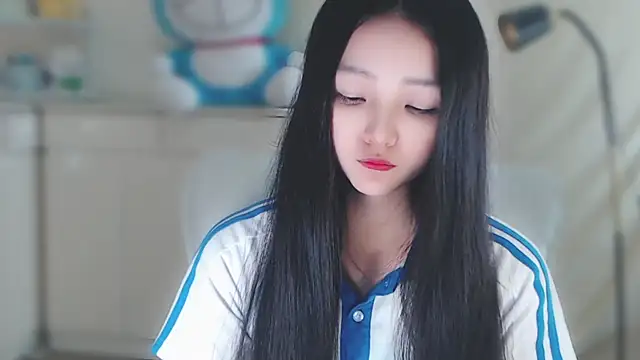 xiao-xiao-D online show from February 11, 2025, 11:32 am