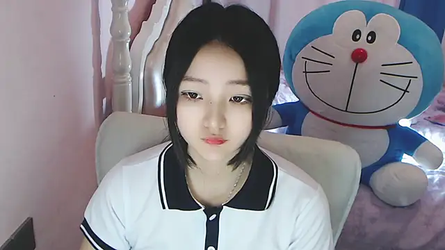 xiao-xiao-D online show from February 21, 2025, 4:40 am