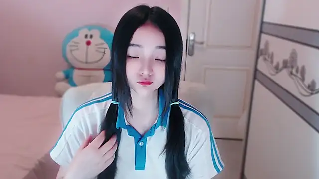 xiao-xiao-D online show from October 18, 2025, 2:03 am