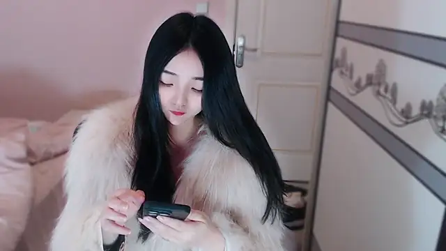 xiao-xiao-D online show from October 24, 2025, 9:17 am