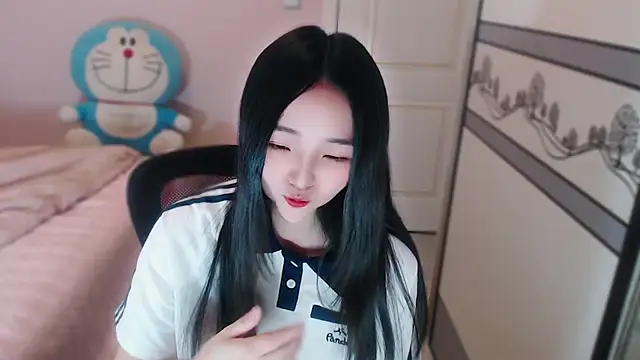 xiao-xiao-D online show from November 22, 2025, 3:33 pm