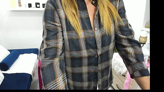 Aileen Stone online show from December 18, 2024, 2:17 pm