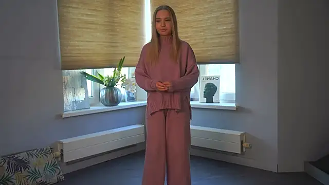 HildColden online show from December 24, 2024, 6:55 am