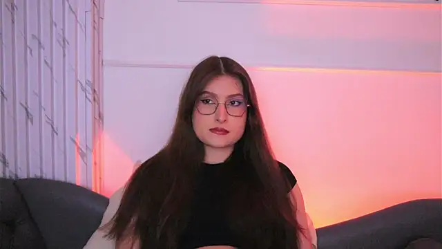 Daisha Riley online show from December 22, 2025, 4:09 am