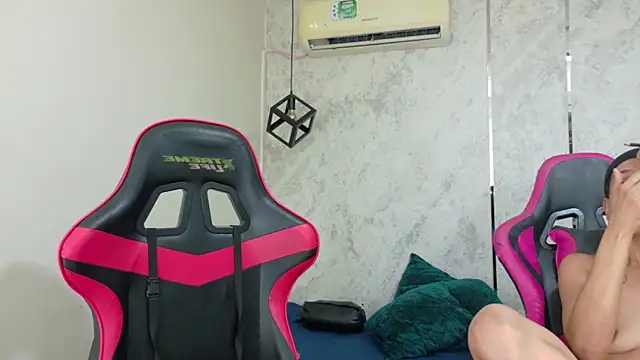 dani-lue online show from April 15, 2026, 2:46 pm