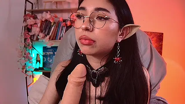 Snapshot of Sweet_Nyx chatting on May 16, 2026, 11:36 pm Sweet Nyx online show from May 16, 2026, 11:36 pm