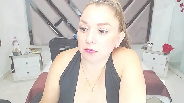 natalia5560 online show from March 4, 2025, 1:59 pm