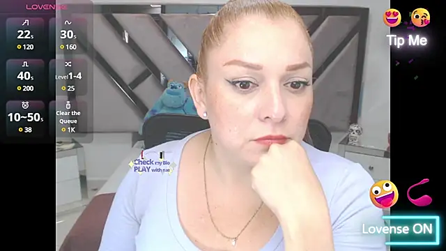 natalia5560 online show from March 18, 2025, 2:15 pm