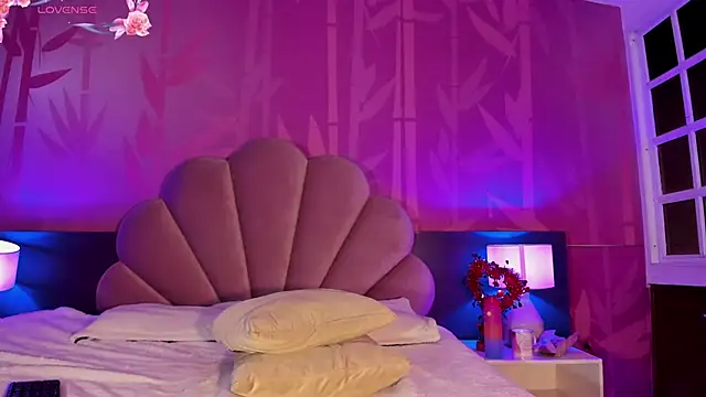 Snapshot of loladupont chatting on February 15, 2025, 2:44 pm loladupont online show from February 15, 2025, 2:44 pm