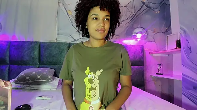 Snapshot of loladupont chatting on March 6, 2025, 11:47 am loladupont online show from March 6, 2025, 11:47 am