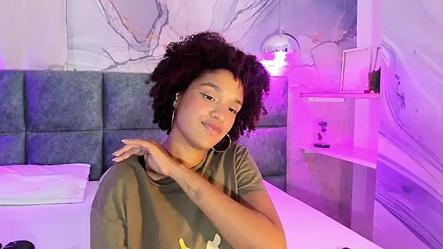 Snapshot of loladupont chatting on March 6, 2025, 5:54 pm loladupont online show from March 6, 2025, 5:54 pm