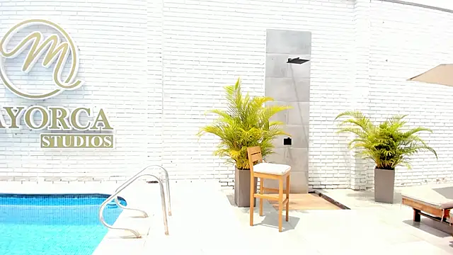 Snapshot of loladupont chatting on March 15, 2025, 5:48 pm loladupont online show from March 15, 2025, 5:48 pm