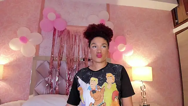 Snapshot of loladupont chatting on May 9, 2026, 2:39 am loladupont online show from May 9, 2026, 2:39 am