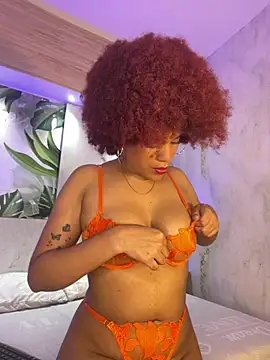 Snapshot of loladupont chatting on June 6, 2026, 3:11 am loladupont online show from June 6, 2026, 3:11 am