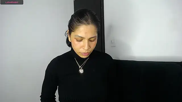 AbrilSonne online show from September 9, 2025, 1:05 am