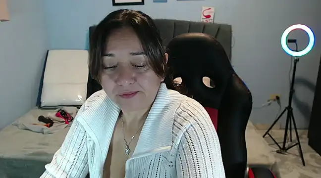 AngelRouss online show from January 21, 2025, 1:54 pm