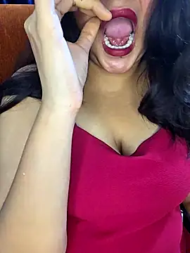 Riya Stream01 online show from April 18, 2026, 7:40 pm