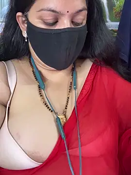 FlatVincy4 online show from October 4, 2025, 5:11 pm