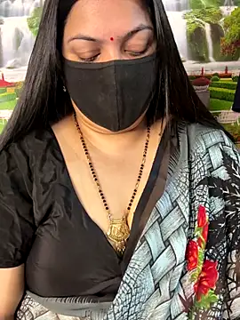 FlatVincy4 online show from November 13, 2025, 4:55 am