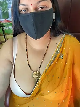 FlatVincy4 online show from November 21, 2025, 1:32 pm