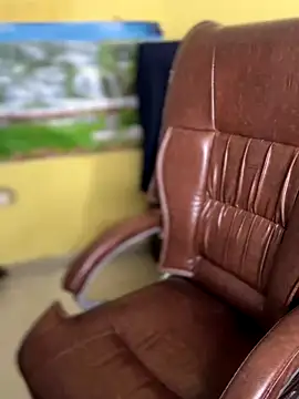 FlatVincy4 online show from December 4, 2025, 4:33 am