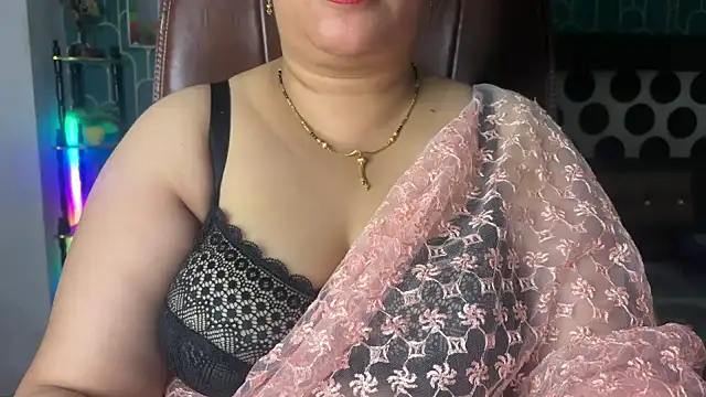 FlatVincy4 online show from February 23, 2026, 3:31 pm