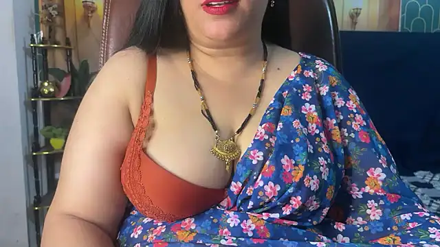 FlatVincy4 online show from April 19, 2026, 10:03 am