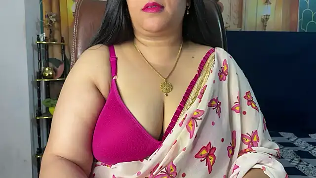 FlatVincy4 online show from April 23, 2026, 4:24 am