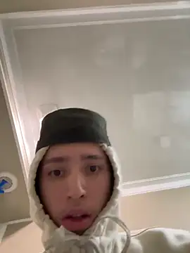 qbaby96 online show from January 7, 2025, 8:03 am