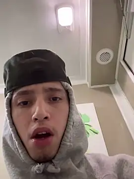 qbaby96 online show from February 7, 2025, 7:07 am