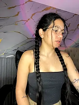 Rosita forever  online show from November 2, 2025, 1:02 pm