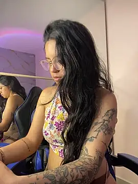 Rosita forever  online show from November 24, 2025, 6:18 pm