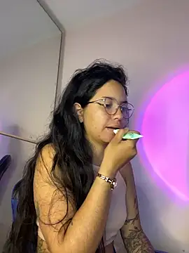 Rosita forever  online show from April 3, 2026, 12:36 pm