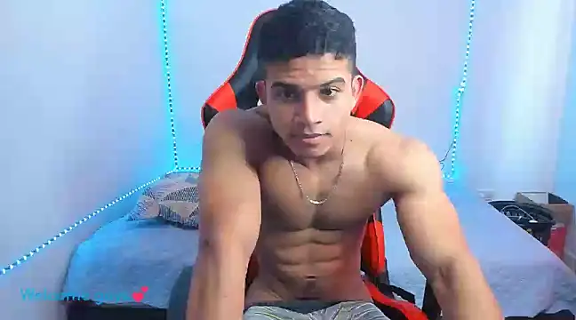 oliver thompsson7 online show from December 30, 2024, 8:04 pm