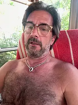 Snapshot of Johnny_Bottoms chatting on July 1, 2026, 10:09 pm Johnny Bottoms online show from July 1, 2026, 10:09 pm