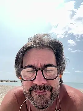 Snapshot of Johnny_Bottoms chatting on July 19, 2026, 3:49 pm Johnny Bottoms online show from July 19, 2026, 3:49 pm