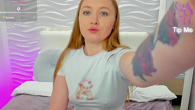 ChloeSug online show from September 15, 2025, 12:16 pm