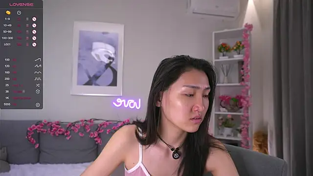 OdeliaGossage online show from December 4, 2025, 1:04 am