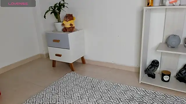 martina roldam online show from January 10, 2025, 12:17 am