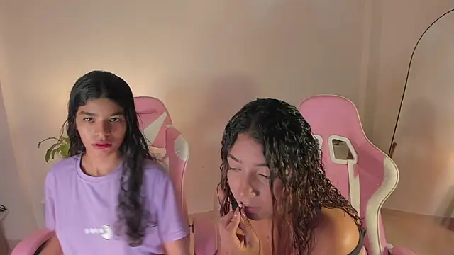 martina roldam online show from September 20, 2025, 2:45 am