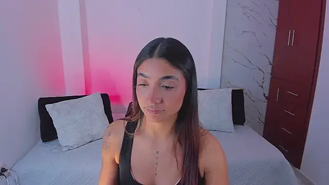 martina roldam online show from March 20, 2026, 3:11 am